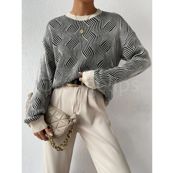 Rouge! Black and White Wave Pattern Sweater - Picture 2 of 10